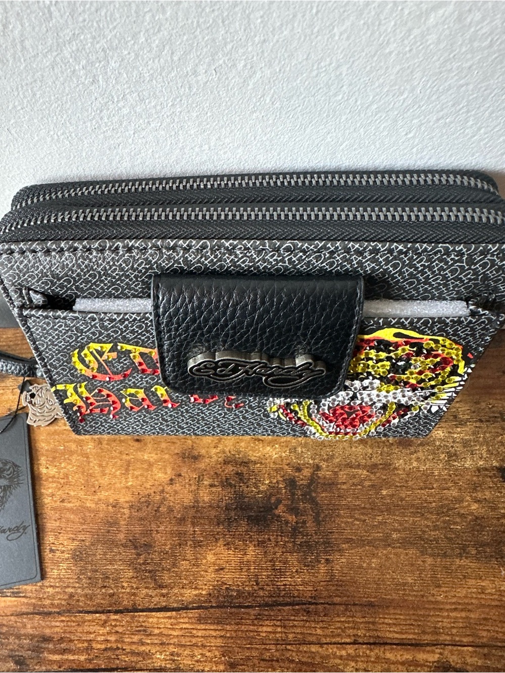 Ed Hardy Black Wristlet Wallet with Rhinestone Tiger Three Compartment NWT - Picture 4 of 9